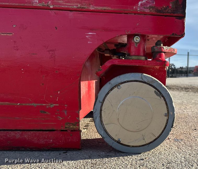 image for item FG1681 2018 MEC 1330SE scissor lift