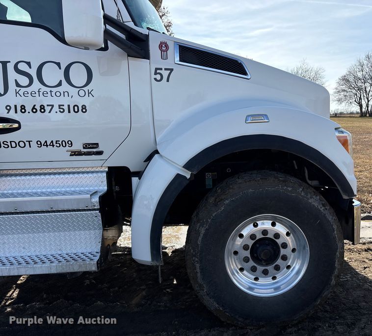 image for item FI0088 2019 Kenworth T880 dump truck