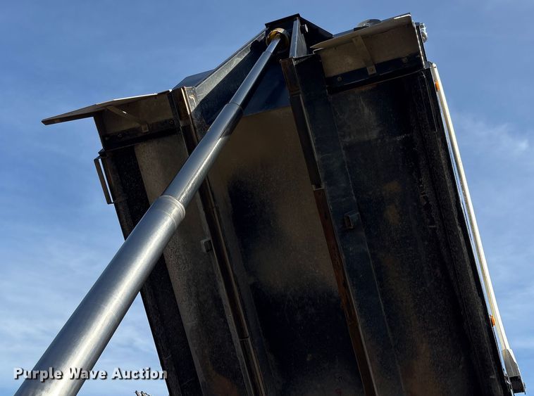 image for item FI0088 2019 Kenworth T880 dump truck