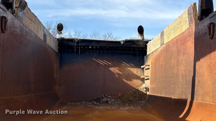 image for item FI0088 2019 Kenworth T880 dump truck