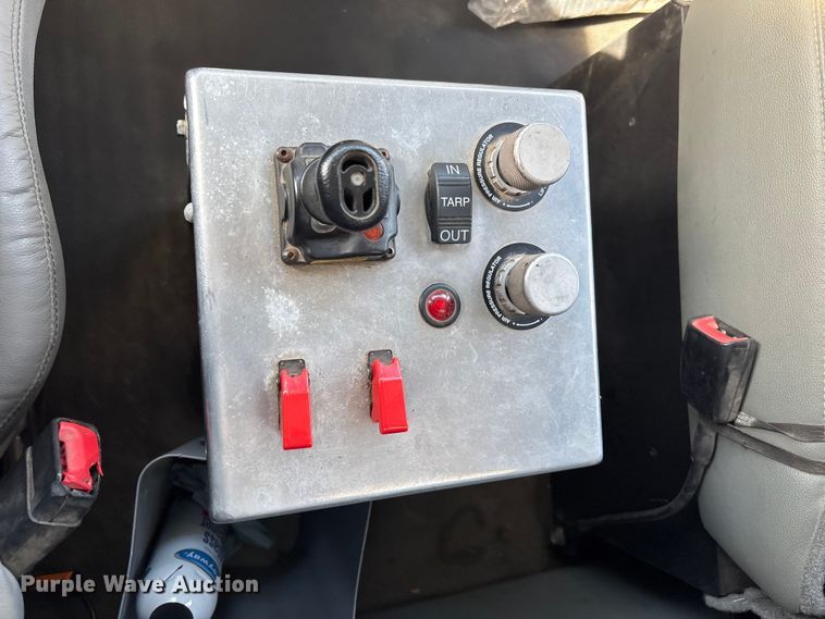 image for item FI0088 2019 Kenworth T880 dump truck