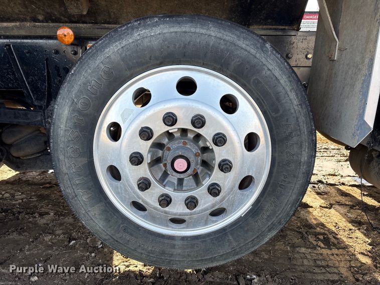 image for item FI0088 2019 Kenworth T880 dump truck