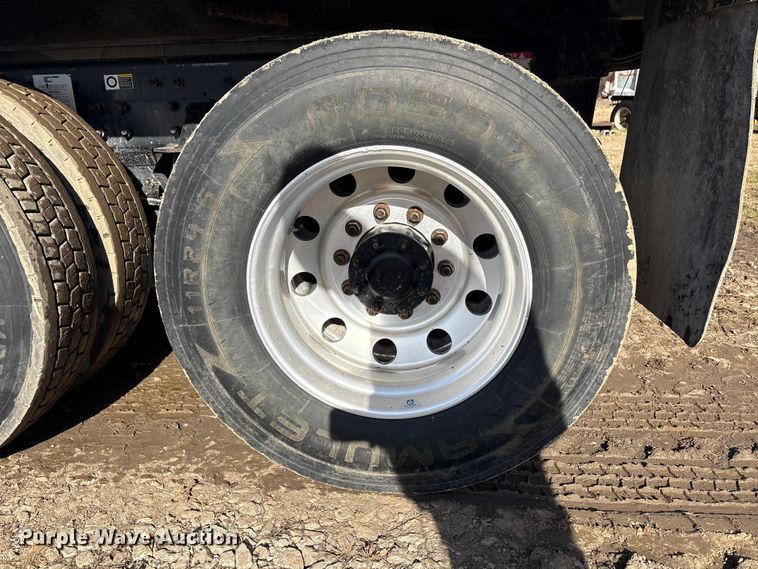 image for item FI0088 2019 Kenworth T880 dump truck