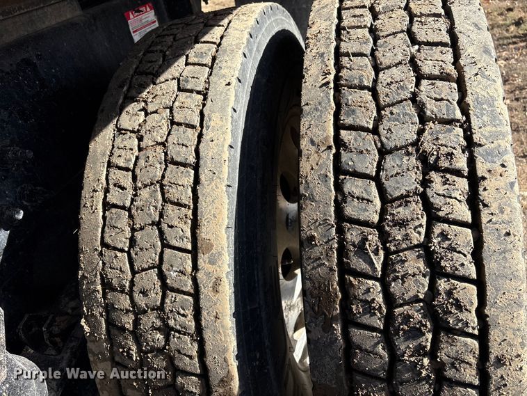 image for item FI0088 2019 Kenworth T880 dump truck