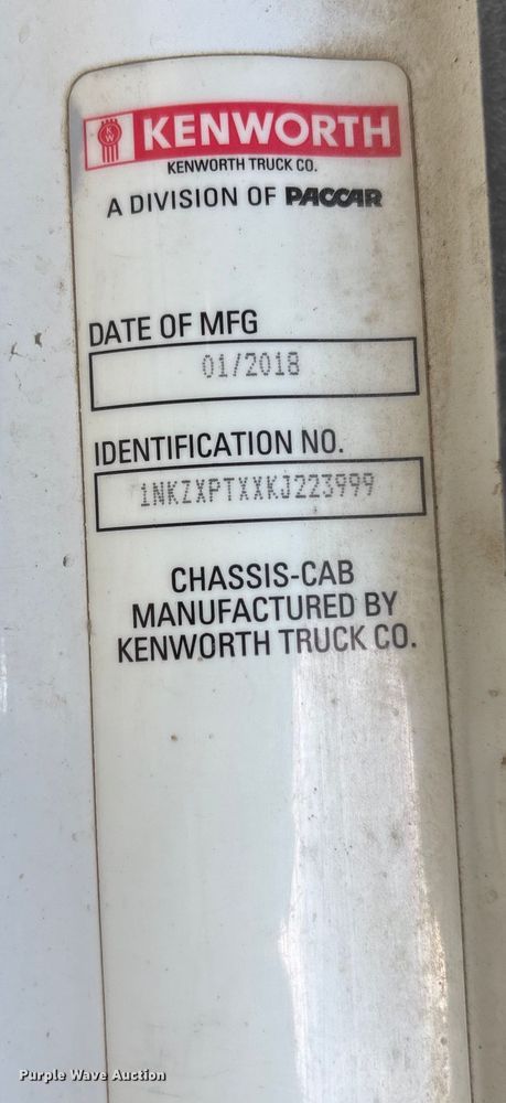 image for item FI0088 2019 Kenworth T880 dump truck