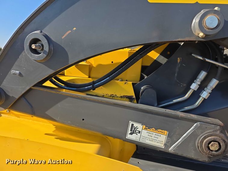 image for item FI0688 New Holland L230 200 series skid steer loader