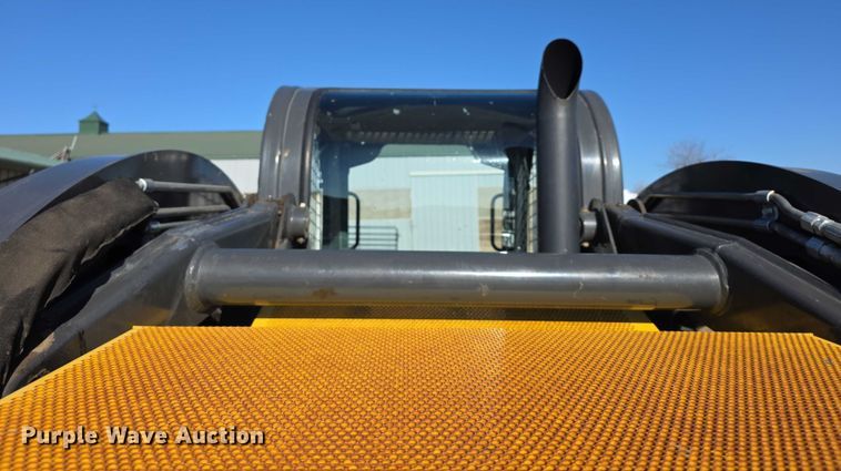 image for item FI0688 New Holland L230 200 series skid steer loader