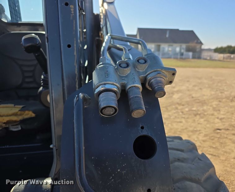 image for item FI0688 New Holland L230 200 series skid steer loader