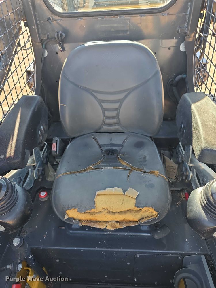 image for item FI0688 New Holland L230 200 series skid steer loader