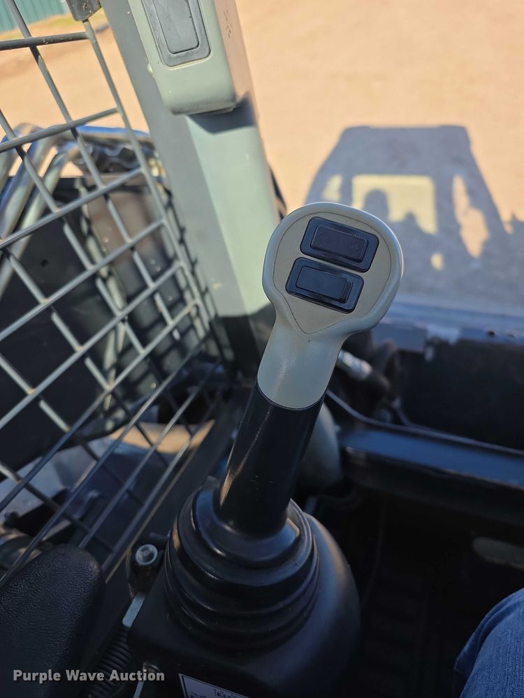 image for item FI0688 New Holland L230 200 series skid steer loader