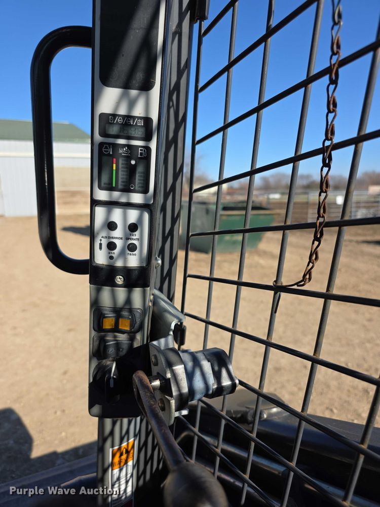 image for item FI0688 New Holland L230 200 series skid steer loader