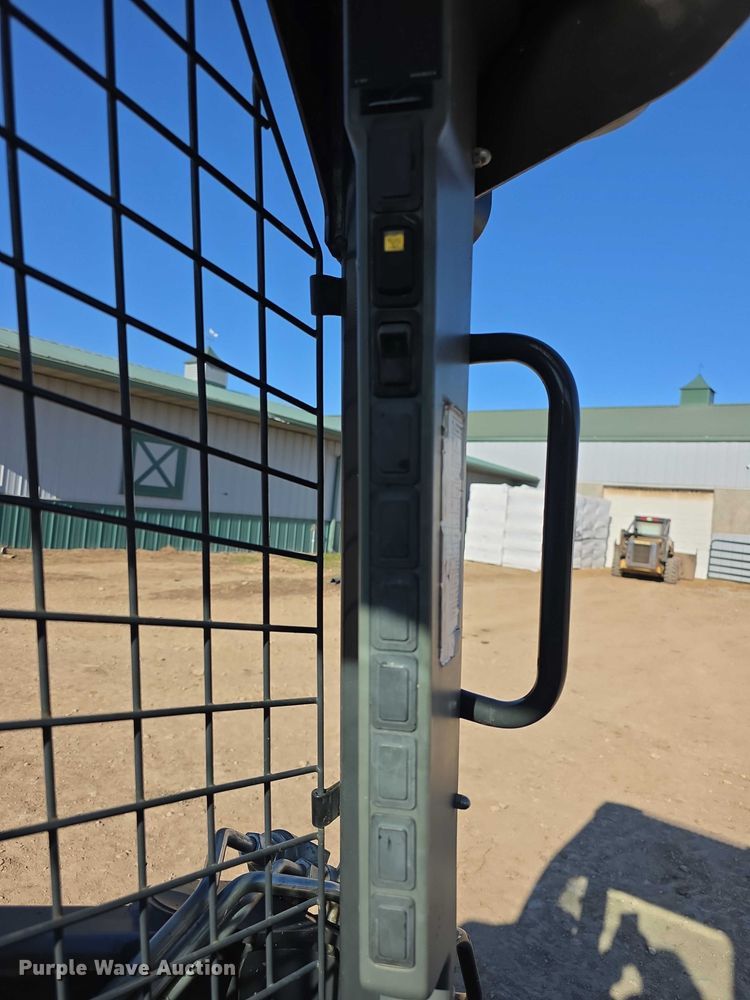 image for item FI0688 New Holland L230 200 series skid steer loader