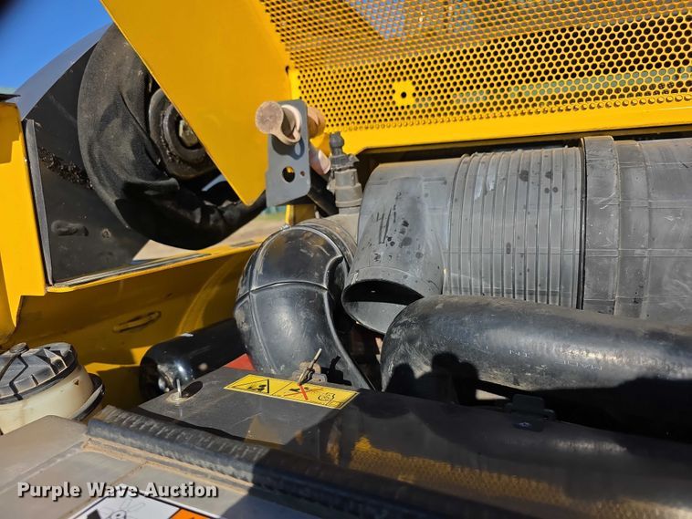 image for item FI0688 New Holland L230 200 series skid steer loader