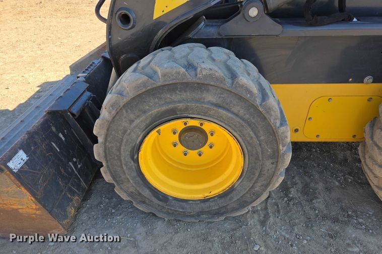 image for item FI0688 New Holland L230 200 series skid steer loader