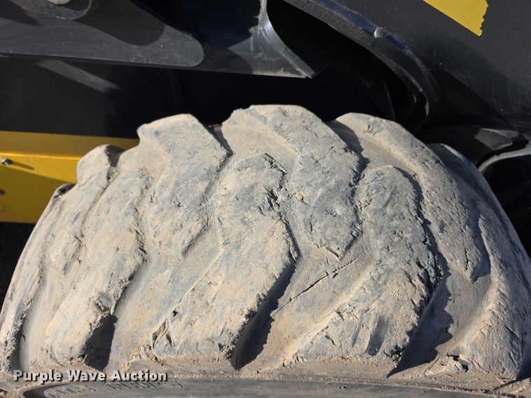 image for item FI0688 New Holland L230 200 series skid steer loader