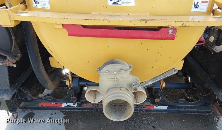 image for item FK0905 Vermeer V500LE vacuum trailer