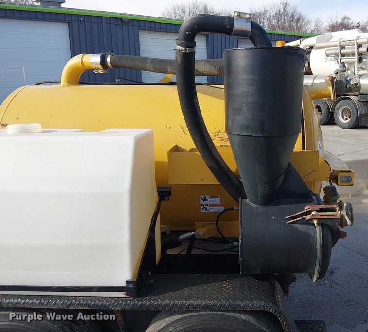 image for item FK0905 Vermeer V500LE vacuum trailer