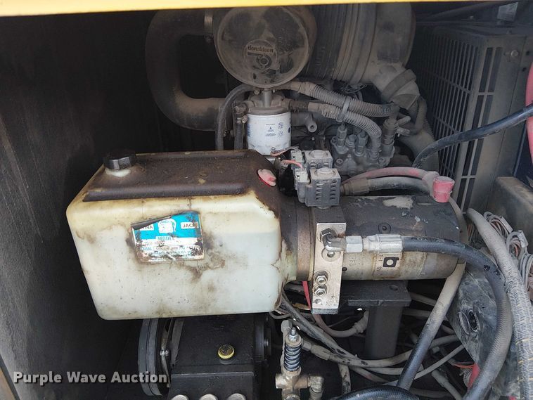 image for item FK0905 Vermeer V500LE vacuum trailer