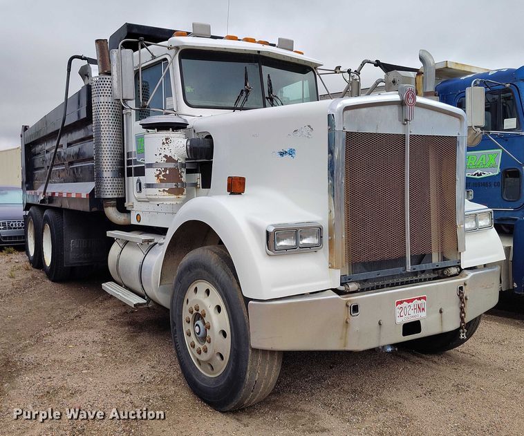 image for item IP9713 1988 Kenworth W900B dump truck