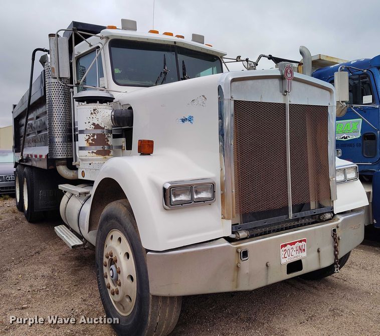 image for item IP9713 1988 Kenworth W900B dump truck