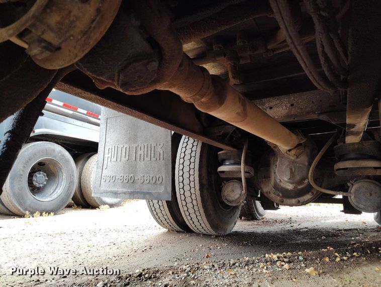 image for item IP9713 1988 Kenworth W900B dump truck