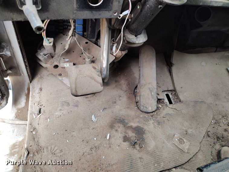 image for item IP9713 1988 Kenworth W900B dump truck