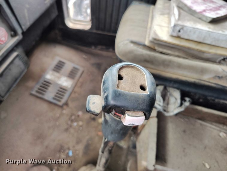 image for item IP9713 1988 Kenworth W900B dump truck