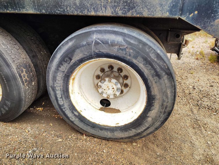 image for item IP9713 1988 Kenworth W900B dump truck