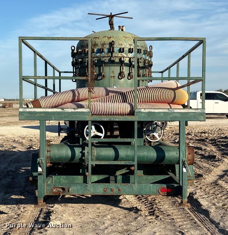 image for item NK9016 2013 RWN filter pod trailer