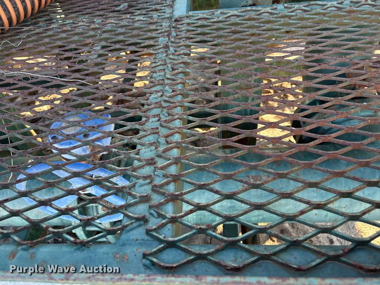 image for item NK9016 2013 RWN filter pod trailer