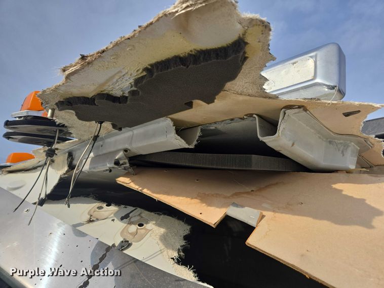 image for item YA1645 2017 Kenworth T800 dump truck