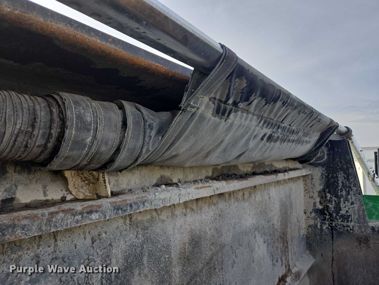 image for item YA1645 2017 Kenworth T800 dump truck