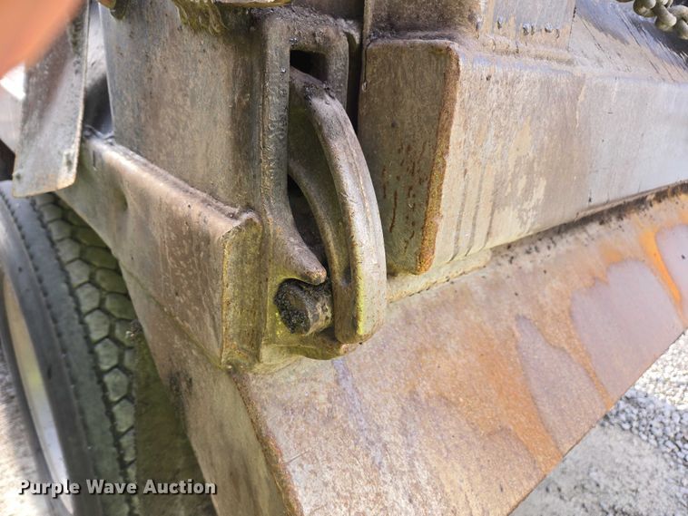 image for item YA1645 2017 Kenworth T800 dump truck