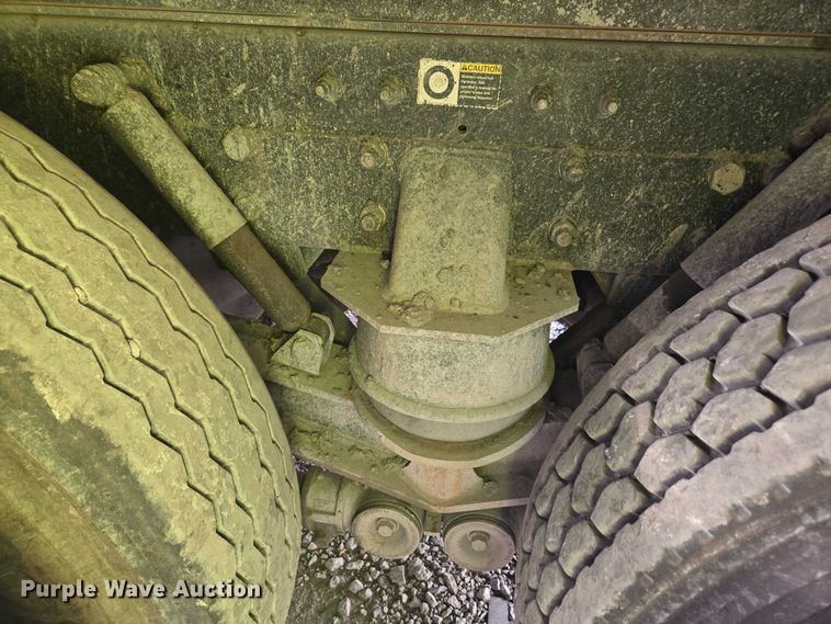 image for item YA1645 2017 Kenworth T800 dump truck