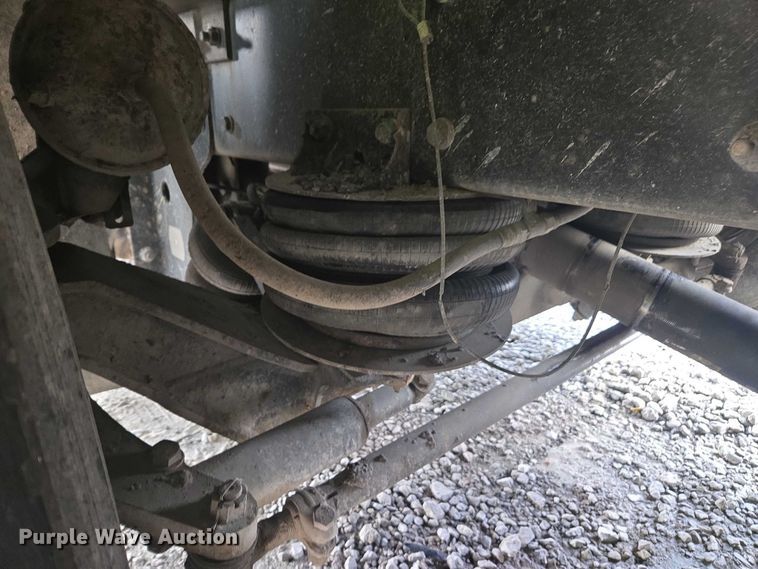 image for item YA1645 2017 Kenworth T800 dump truck