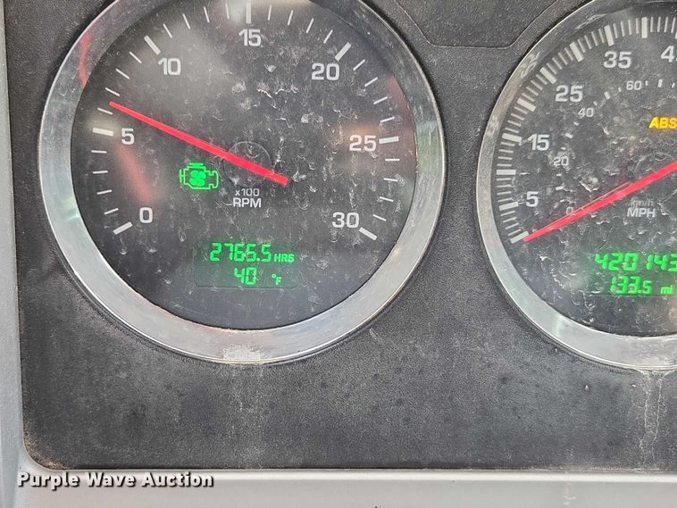 image for item YA1645 2017 Kenworth T800 dump truck