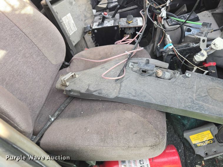 image for item YA1645 2017 Kenworth T800 dump truck