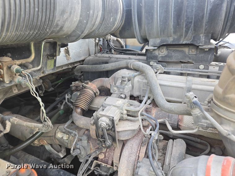 image for item YA1645 2017 Kenworth T800 dump truck