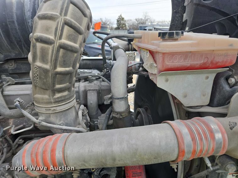 image for item YA1645 2017 Kenworth T800 dump truck