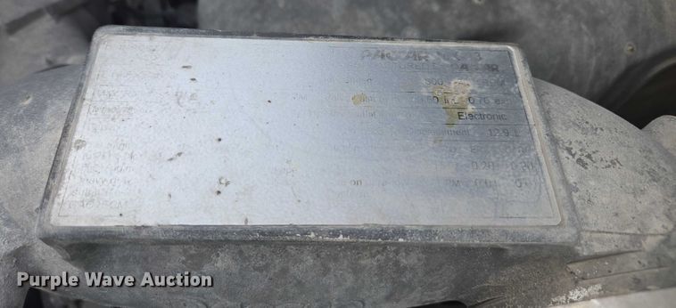 image for item YA1645 2017 Kenworth T800 dump truck