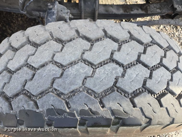 image for item YA1645 2017 Kenworth T800 dump truck