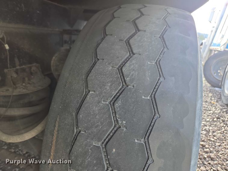 image for item YA1645 2017 Kenworth T800 dump truck