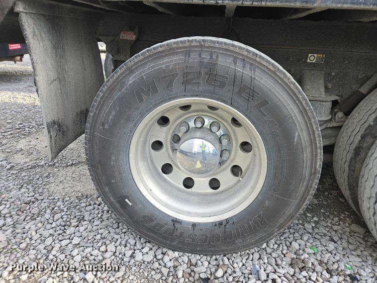 image for item YA1645 2017 Kenworth T800 dump truck