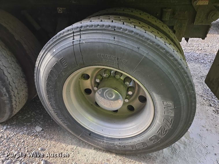 image for item YA1645 2017 Kenworth T800 dump truck