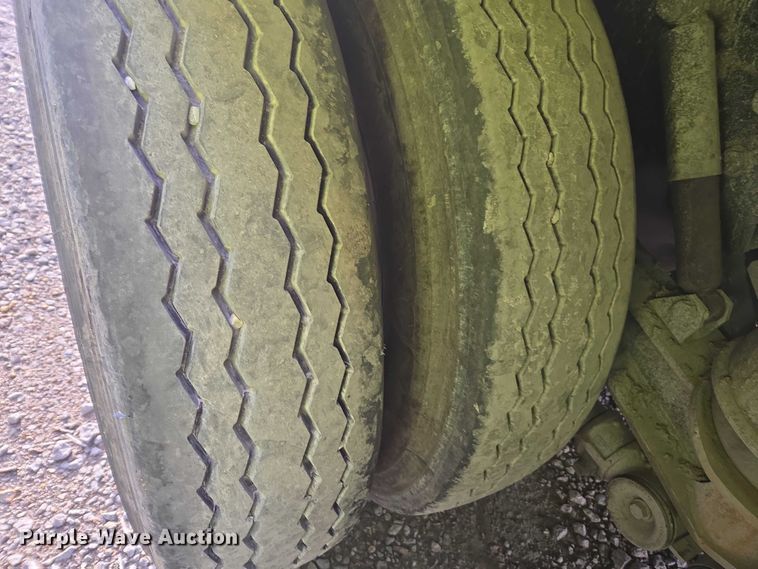 image for item YA1645 2017 Kenworth T800 dump truck