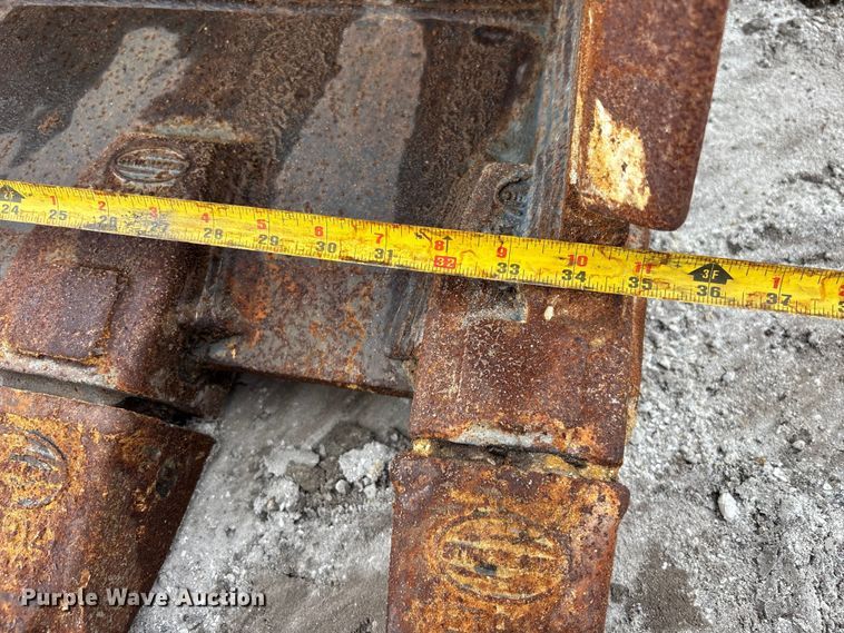 image for item YA1647 2023 Link-Belt 145X4DZ excavator