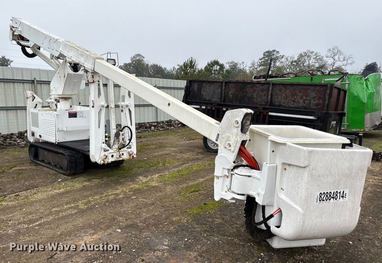 image for item YA1737 2010 Altec AT37-GW boom lift