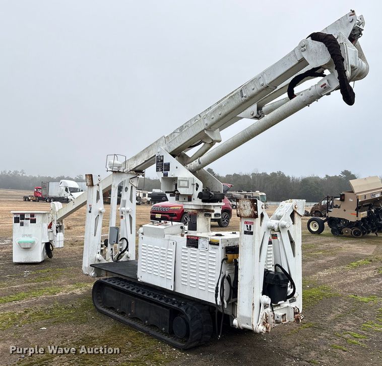 image for item YA1737 2010 Altec AT37-GW boom lift