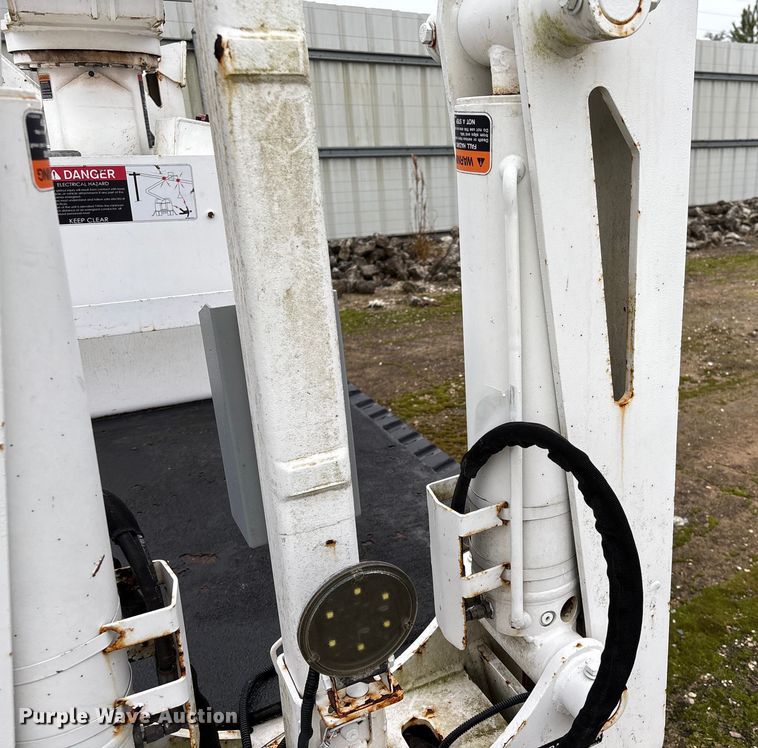 image for item YA1737 2010 Altec AT37-GW boom lift