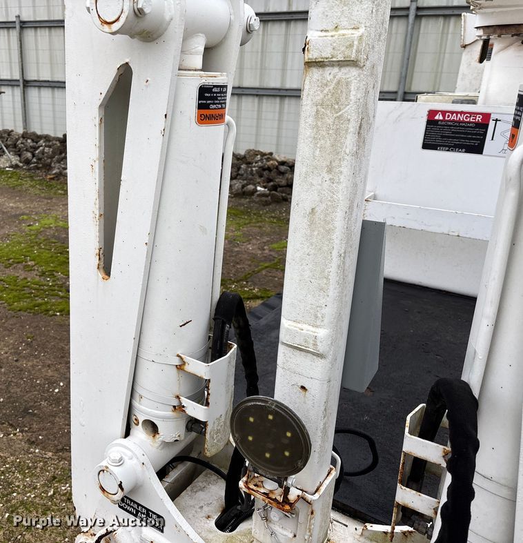 image for item YA1737 2010 Altec AT37-GW boom lift